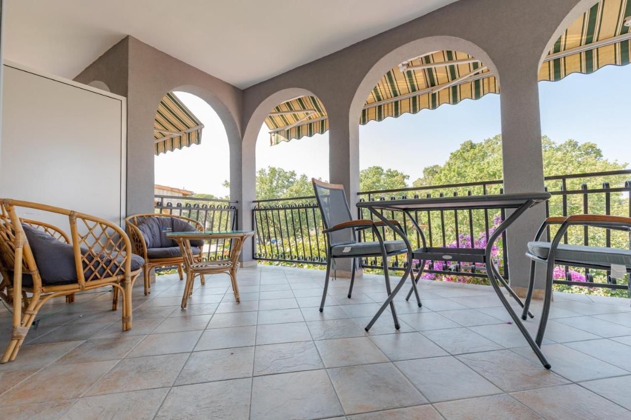 Apartmani Dina Biograd Na Moru Luaran gambar