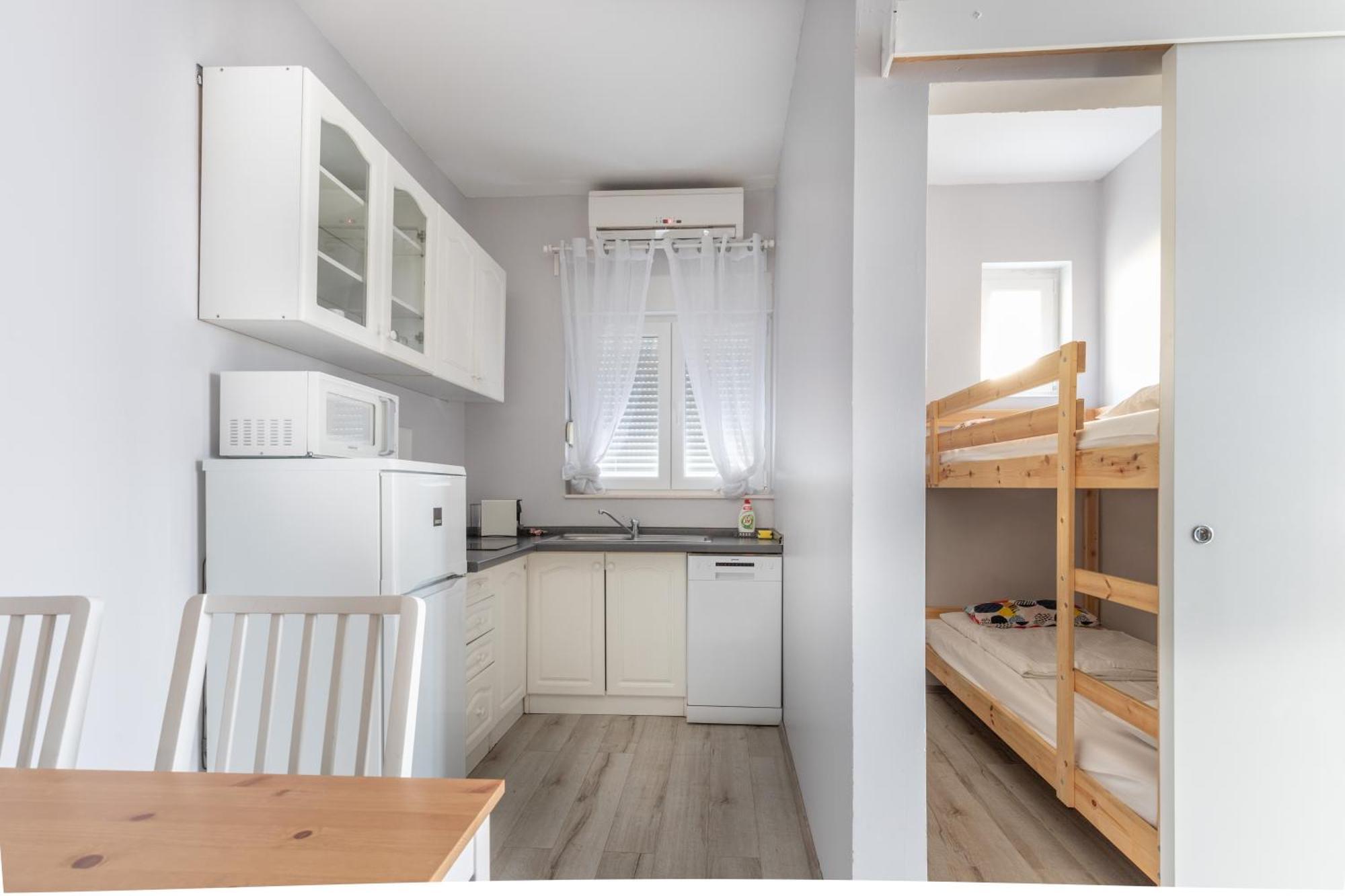 Apartmani Dina Biograd Na Moru Luaran gambar