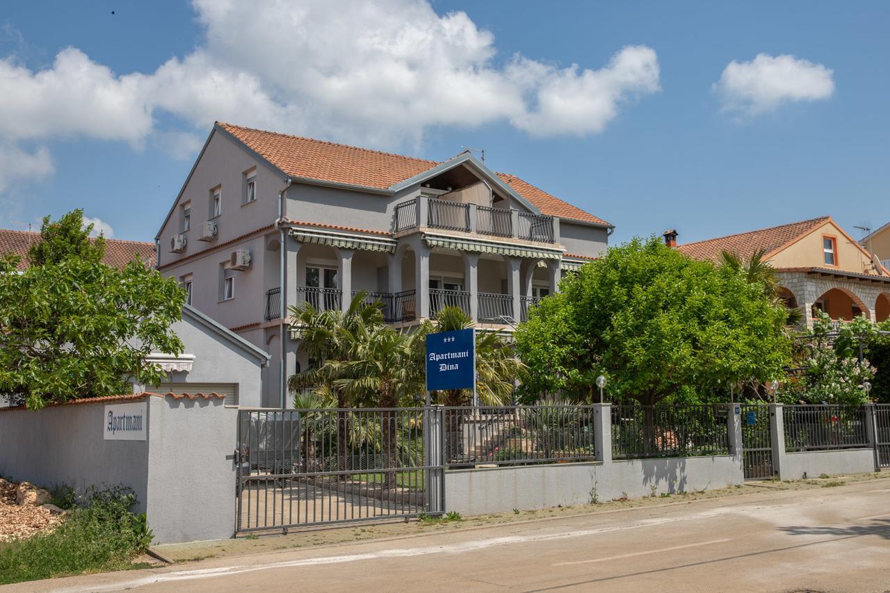 Apartmani Dina Biograd Na Moru Luaran gambar